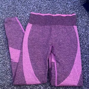 SEAMLESS VICTORIA SECRET LEGGINGS